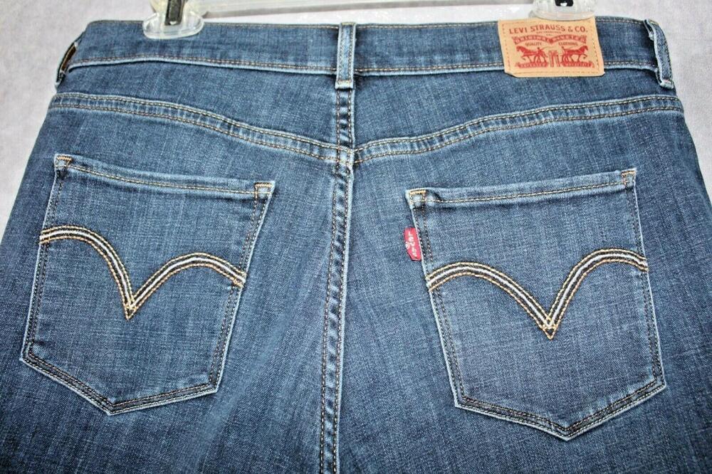 Levi's Jeans Womens Size 12 Blue Medium Wash Classic Bootcut Denim Zip Fly